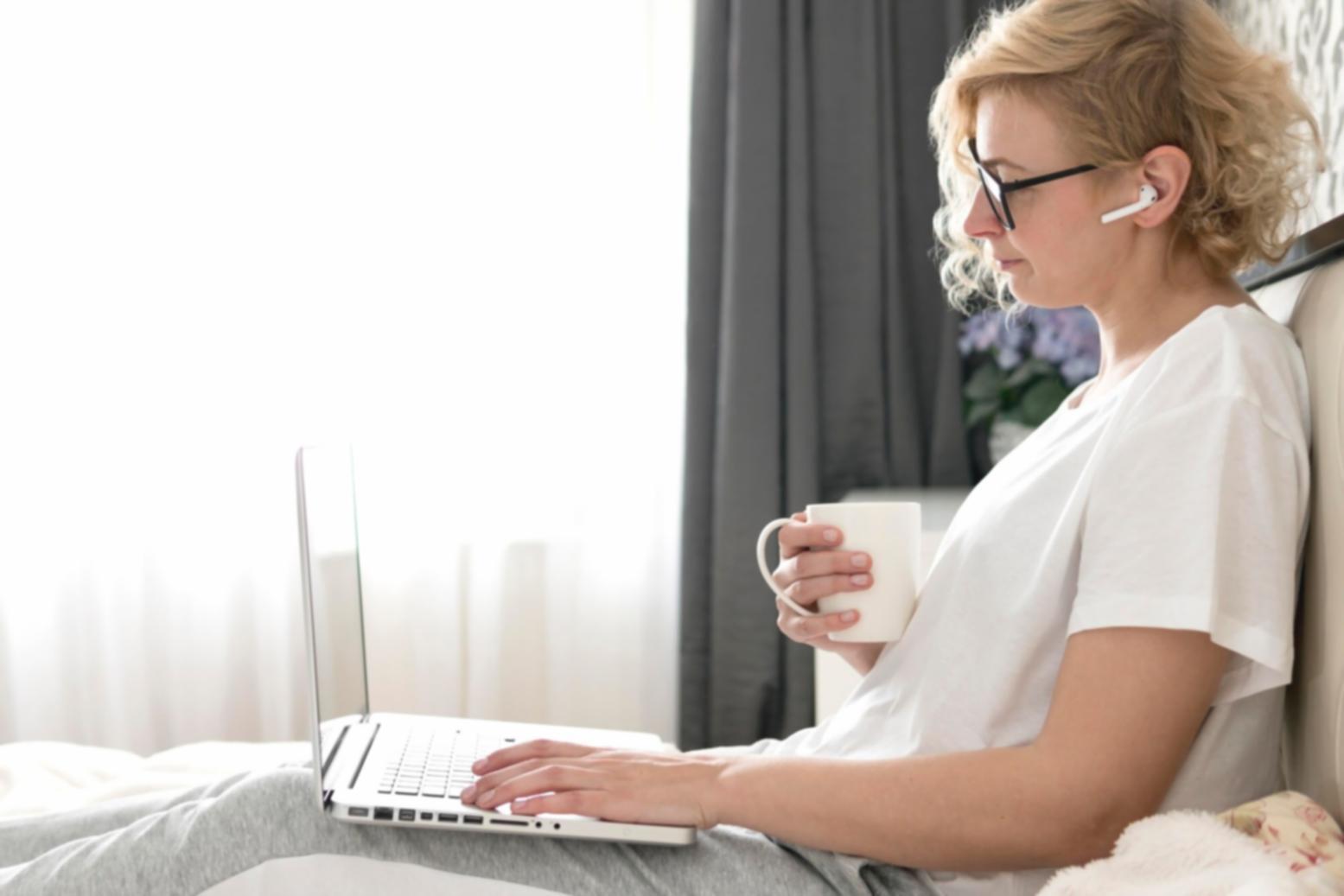 Interactive learning environment with modern computer workstations and keyword analysis software